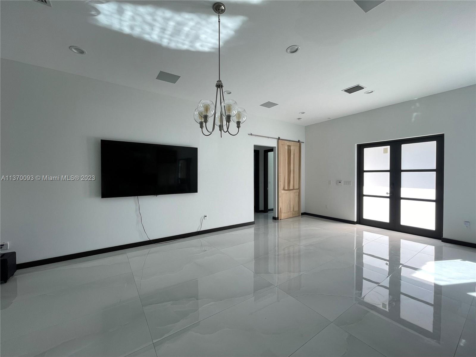 BRICKELL ESTATES - Residential Lease