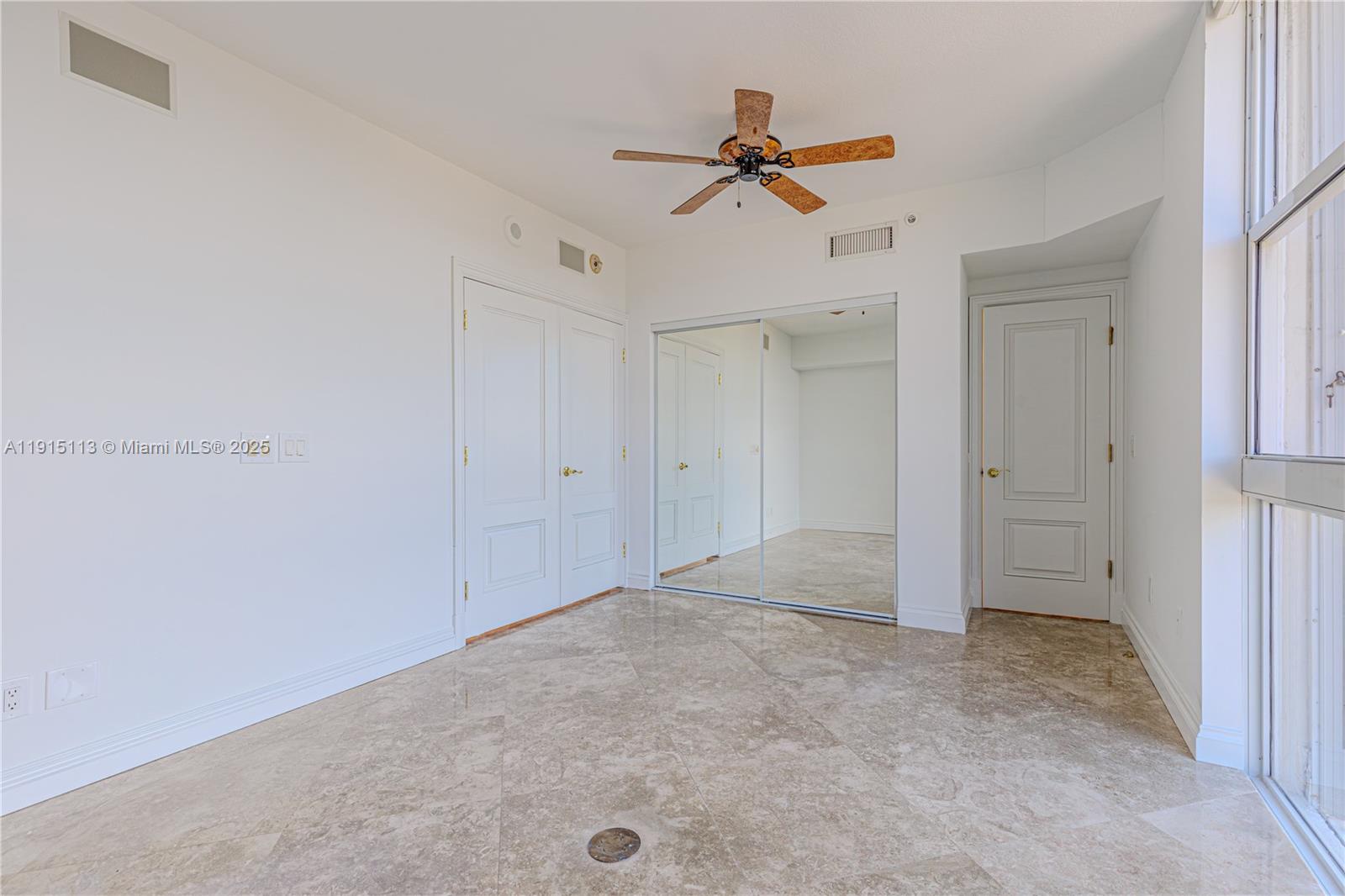 RENAISSANCE ON THE OCEAN - Residential