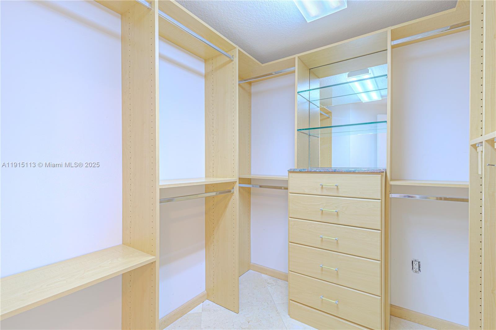 RENAISSANCE ON THE OCEAN - Residential