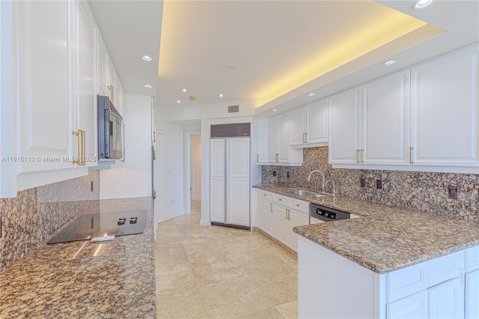 RENAISSANCE ON THE OCEAN - Residential