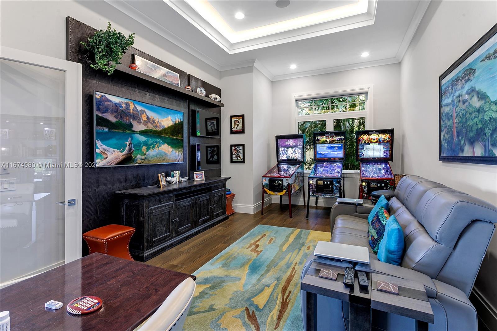 ADMIRALS COVE - Residential Lease