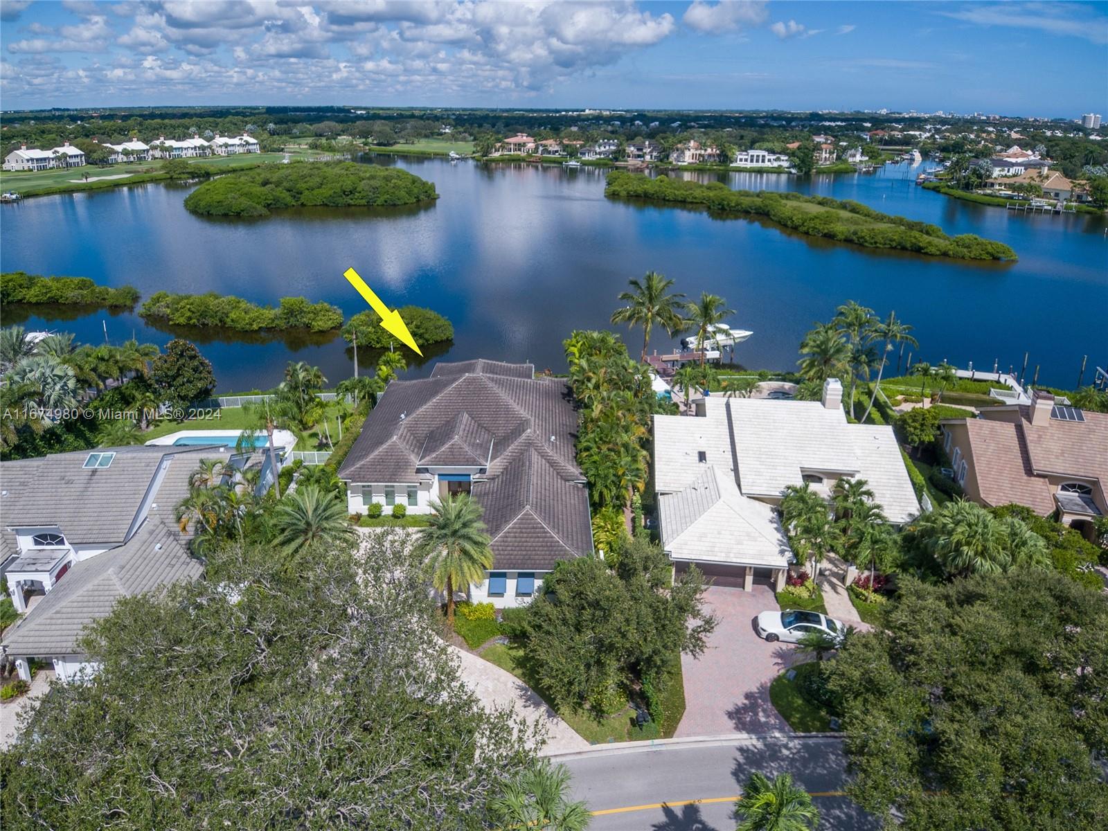 ADMIRALS COVE - Residential Lease