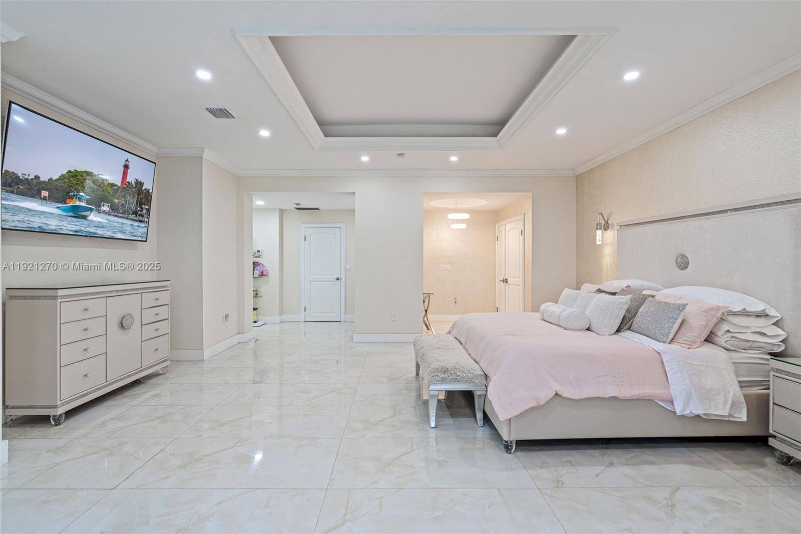 MIAMI LAKES - LOCH LOMOND - Residential