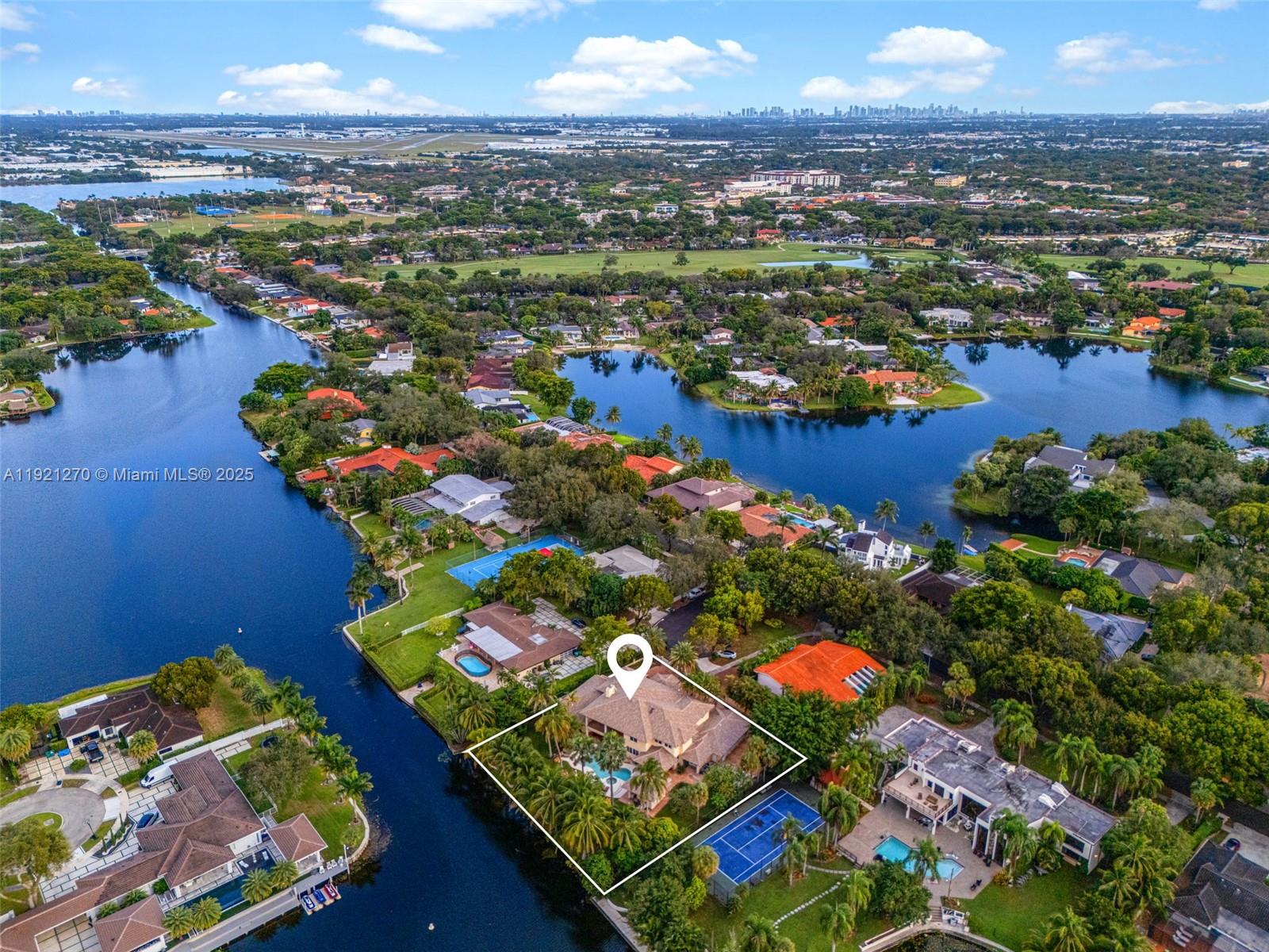 MIAMI LAKES - LOCH LOMOND - Residential