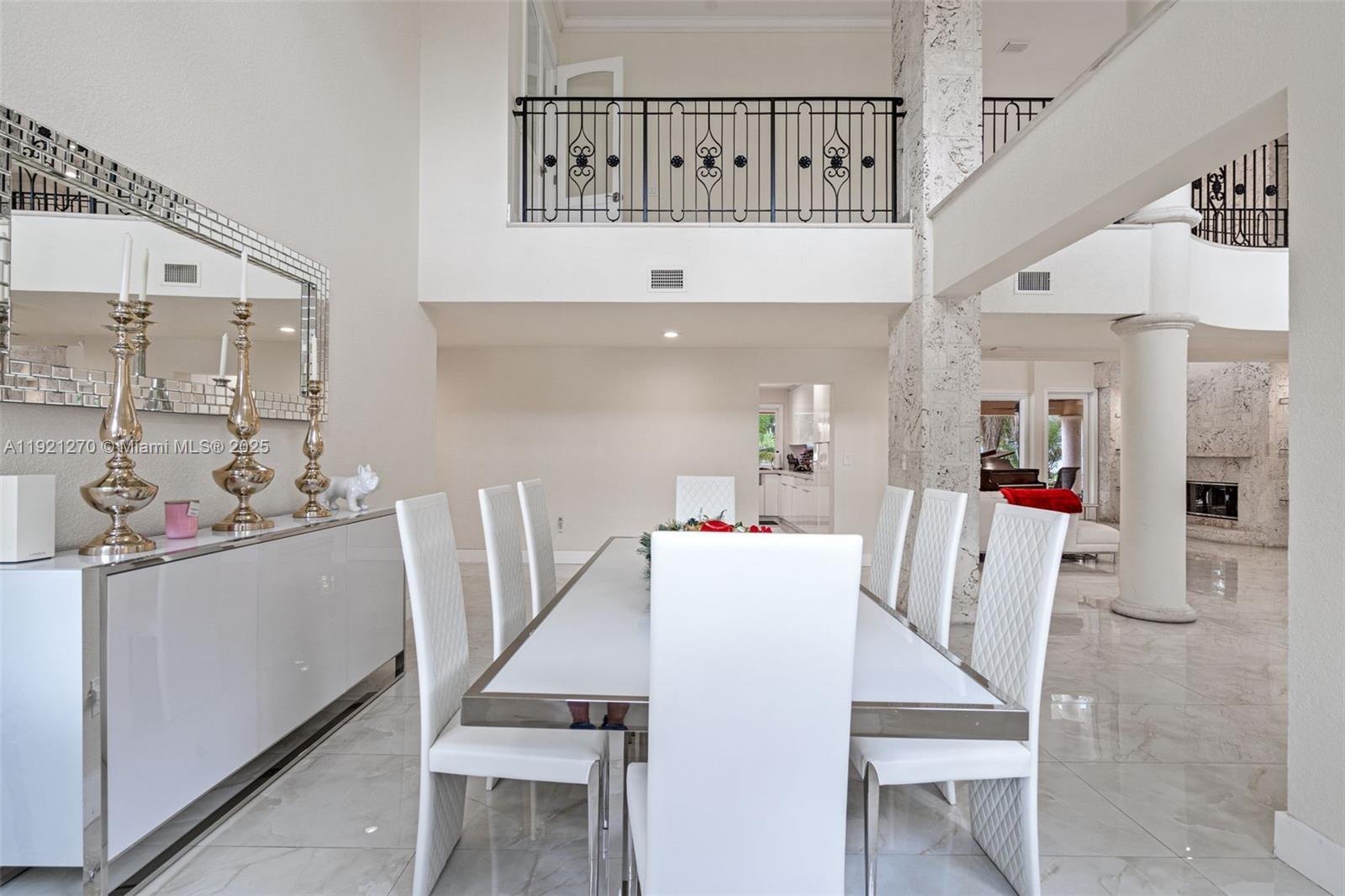 MIAMI LAKES - LOCH LOMOND - Residential