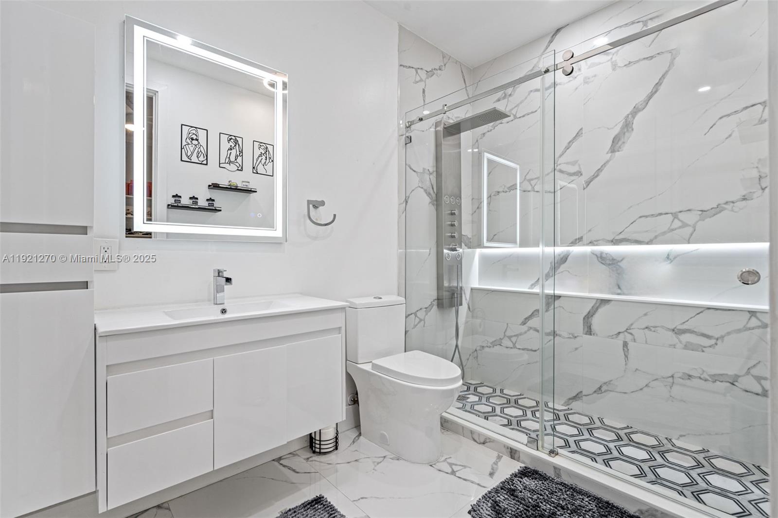 MIAMI LAKES - LOCH LOMOND - Residential