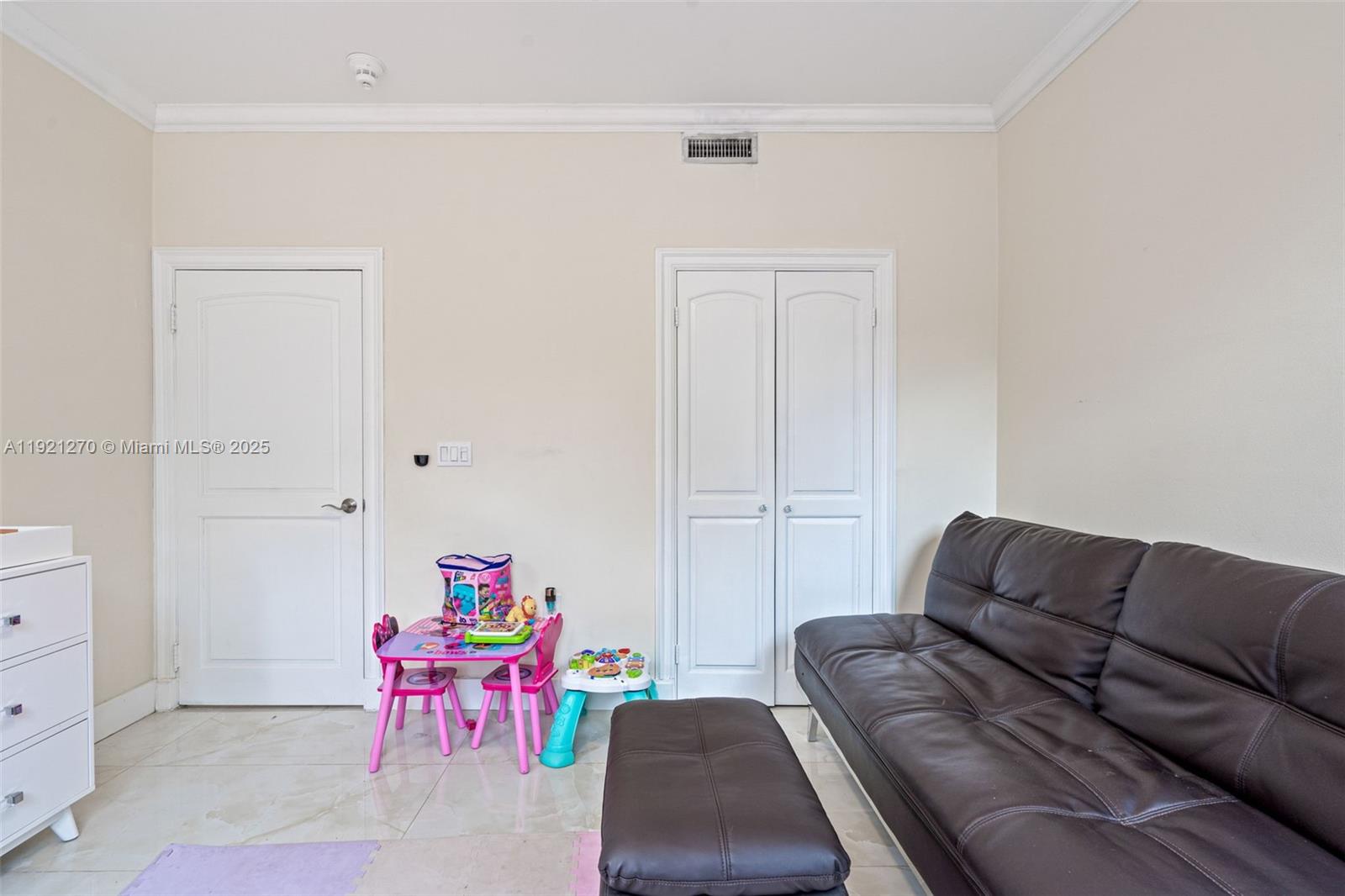 MIAMI LAKES - LOCH LOMOND - Residential