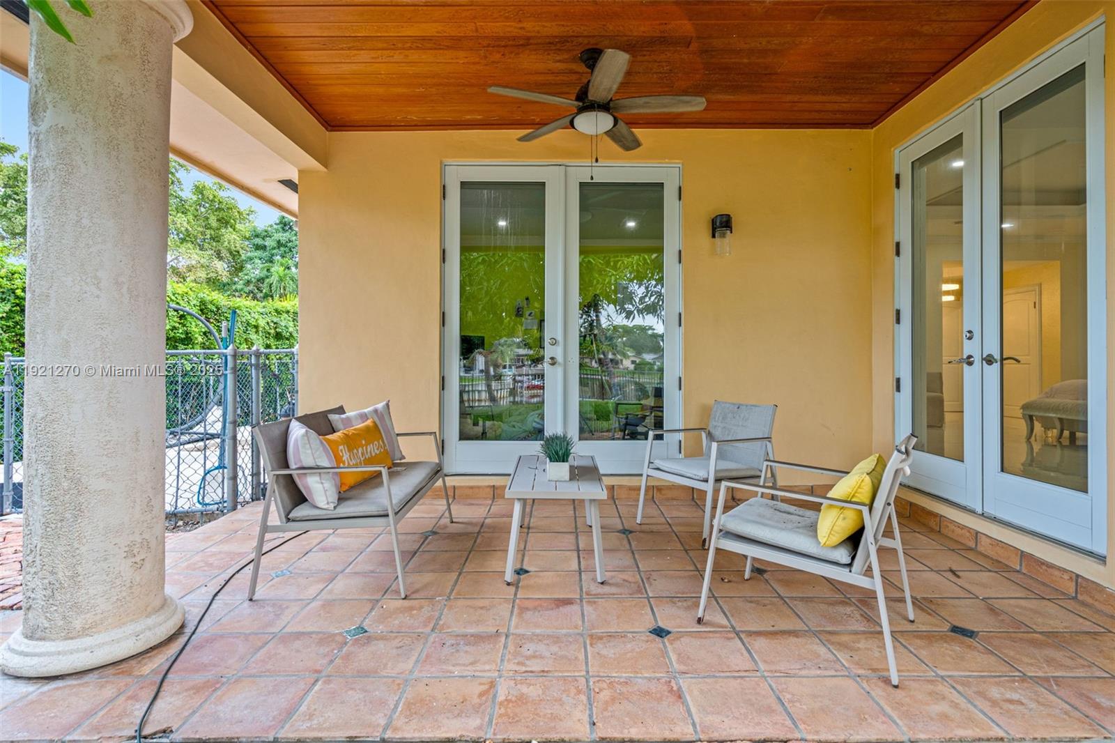 MIAMI LAKES - LOCH LOMOND - Residential