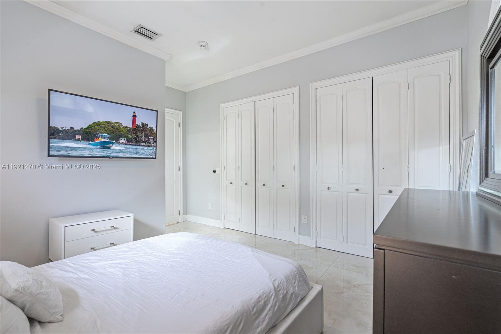 MIAMI LAKES - LOCH LOMOND - Residential