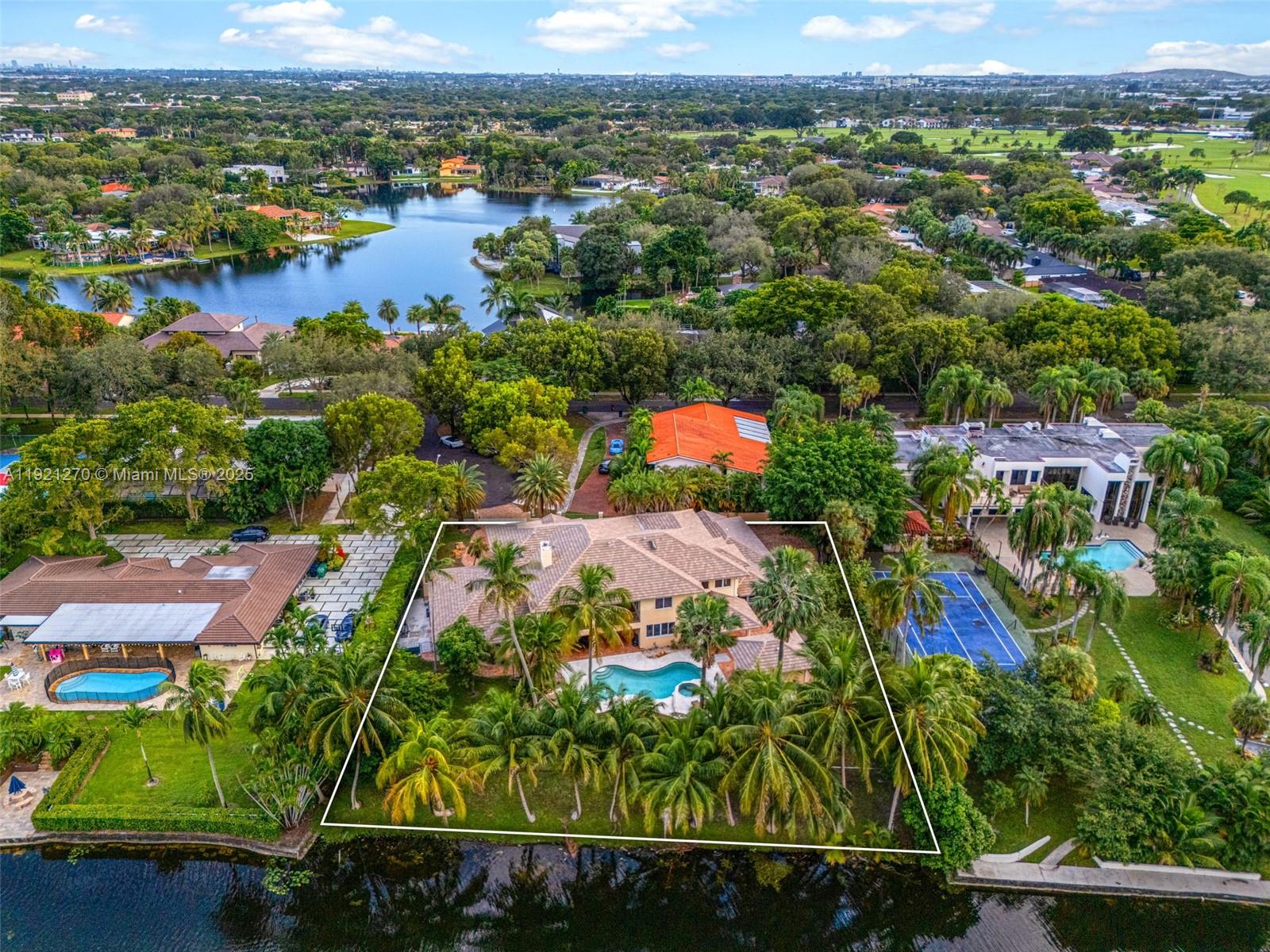 MIAMI LAKES - LOCH LOMOND - Residential