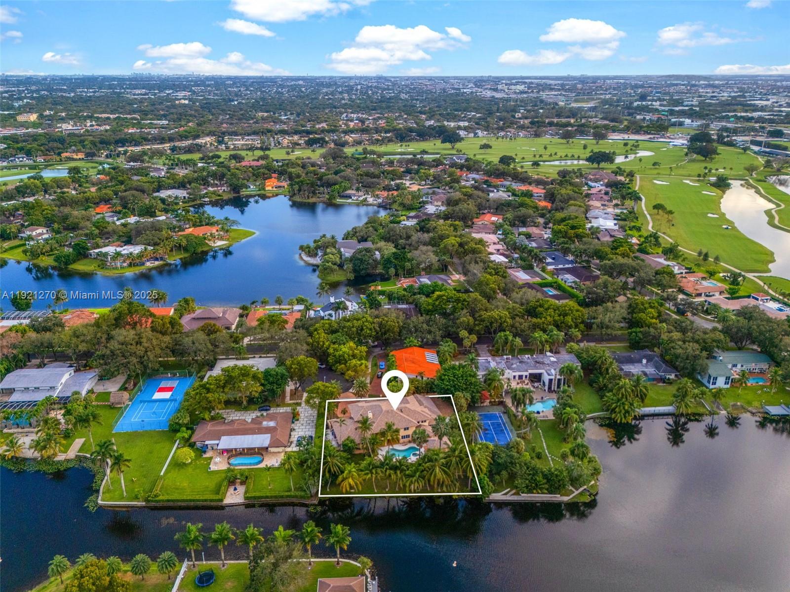 MIAMI LAKES - LOCH LOMOND - Residential