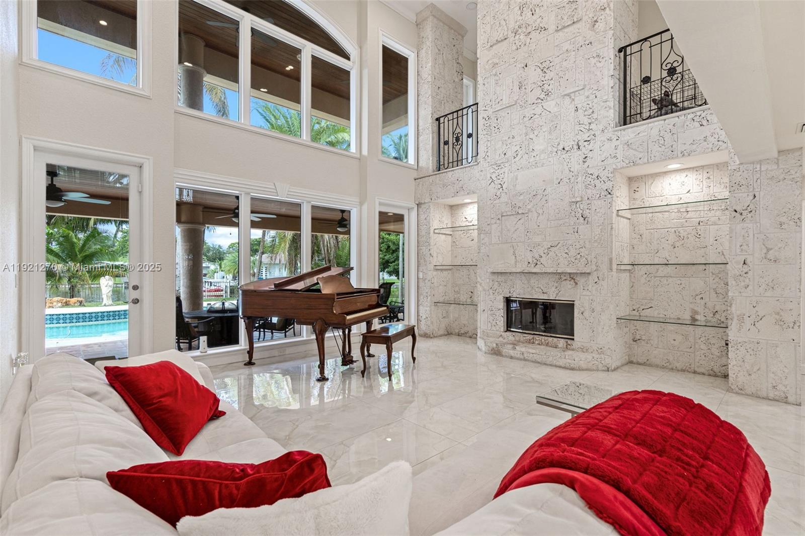 MIAMI LAKES - LOCH LOMOND - Residential