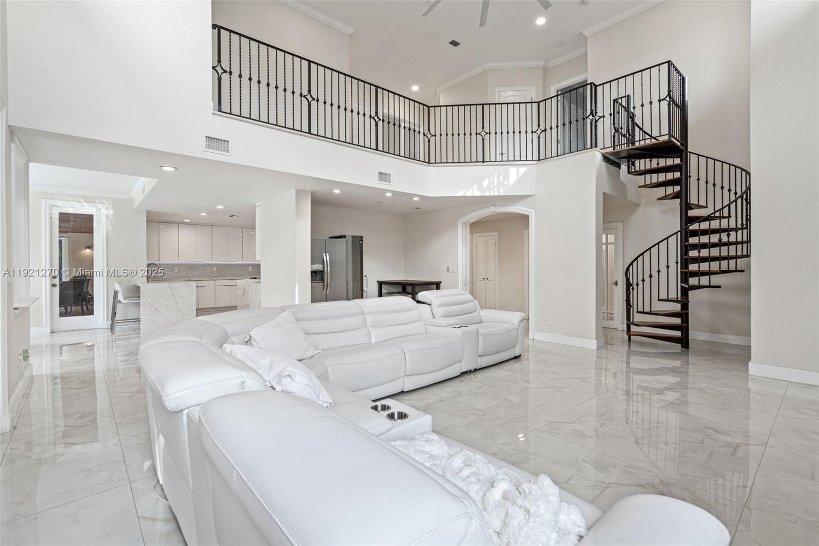 MIAMI LAKES - LOCH LOMOND - Residential