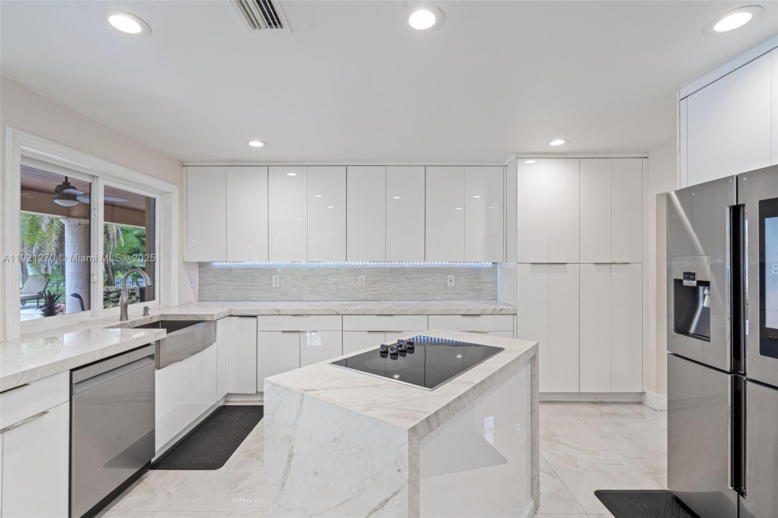 MIAMI LAKES - LOCH LOMOND - Residential