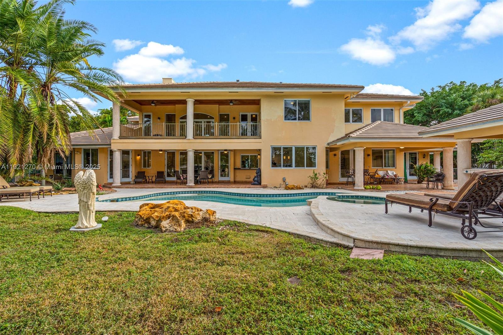 MIAMI LAKES - LOCH LOMOND - Residential