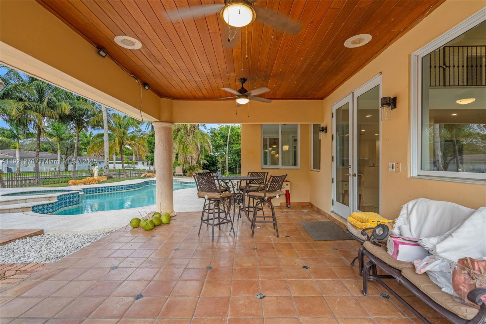 MIAMI LAKES - LOCH LOMOND - Residential