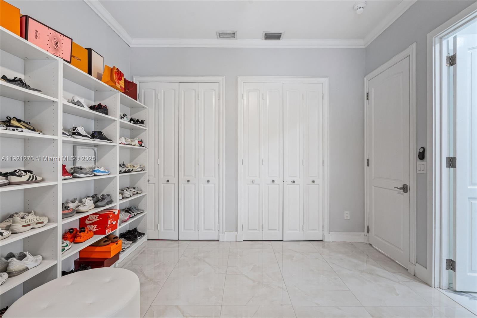 MIAMI LAKES - LOCH LOMOND - Residential