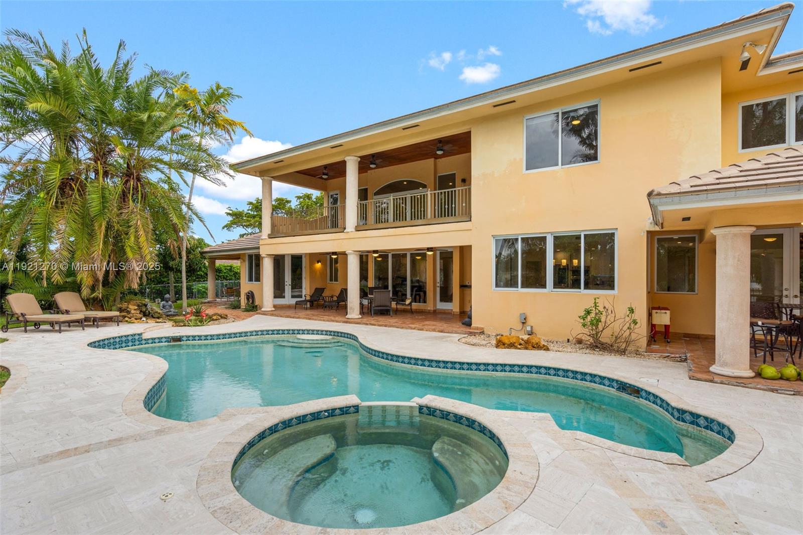 MIAMI LAKES - LOCH LOMOND - Residential