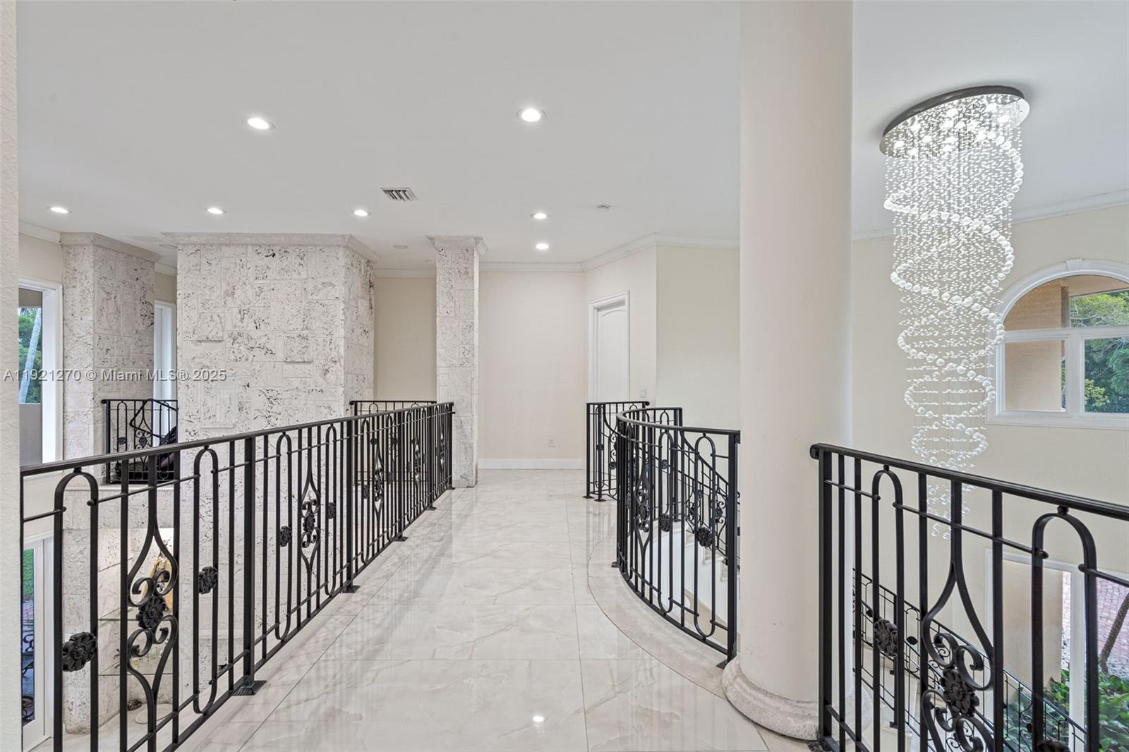 MIAMI LAKES - LOCH LOMOND - Residential