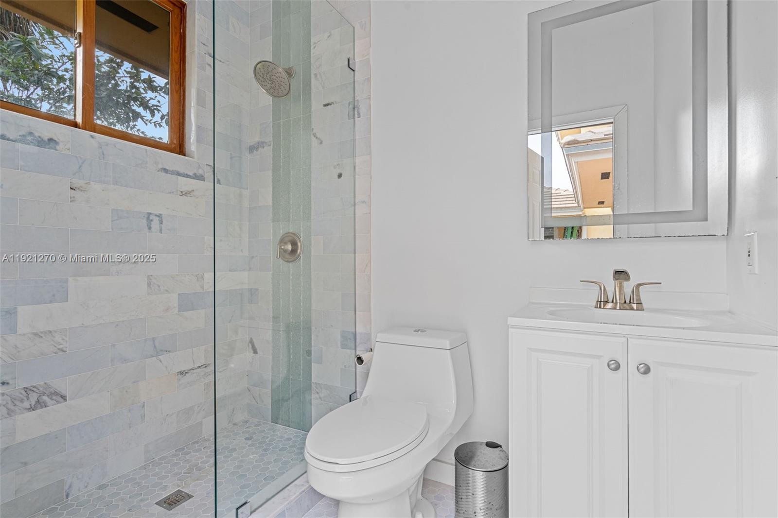 MIAMI LAKES - LOCH LOMOND - Residential