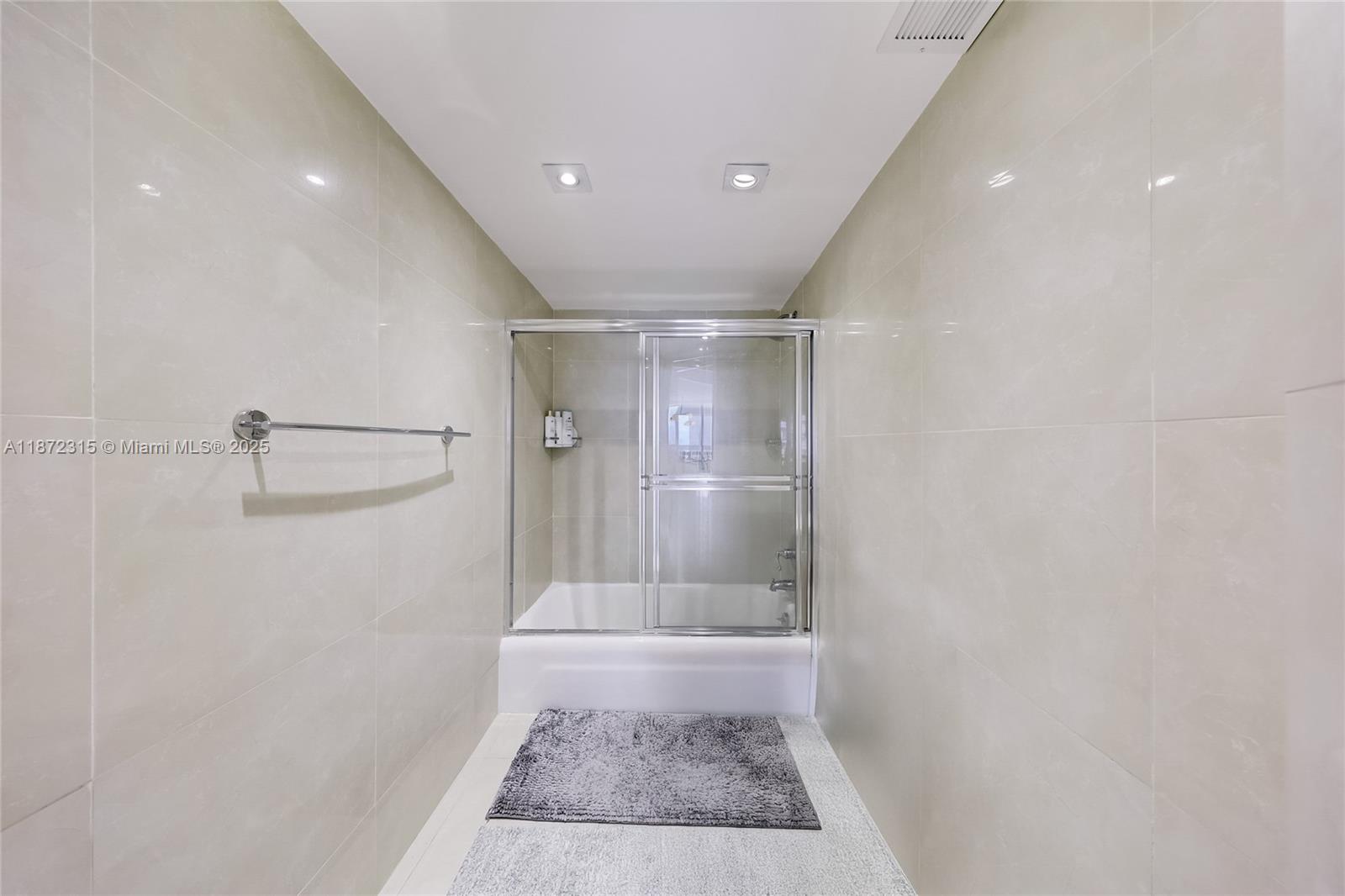 BRICKELL BAY CLUB CONDO - Residential