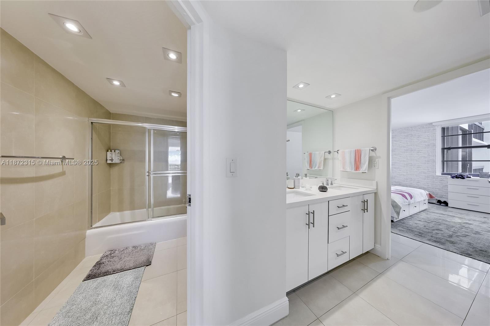 BRICKELL BAY CLUB CONDO - Residential