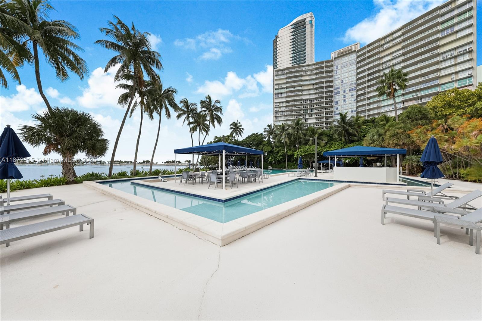 BRICKELL BAY CLUB CONDO - Residential