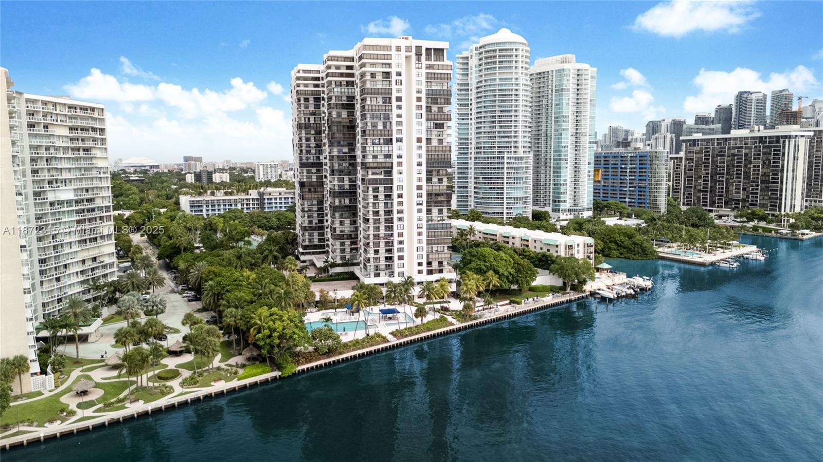 Rarely available line! This fully renovated 2BR residence offers gorgeous panoramic bay views and refined finishes throughout. Porcelain floors, an all white chef’s kitchen, spa inspired baths, custom closets and in-unit washer/dryer combine style with function. Located in one of Brickell’s top full service buildings featuring 5 tennis courts, Olympic-size pool, fitness center, café, salon, and more. 1 Assigned parking included; additional parking available. Just minutes from Brickell dining, shops and I-95. Offered move in ready and can be sold fully furnished. Luxury waterfront living at its finest.