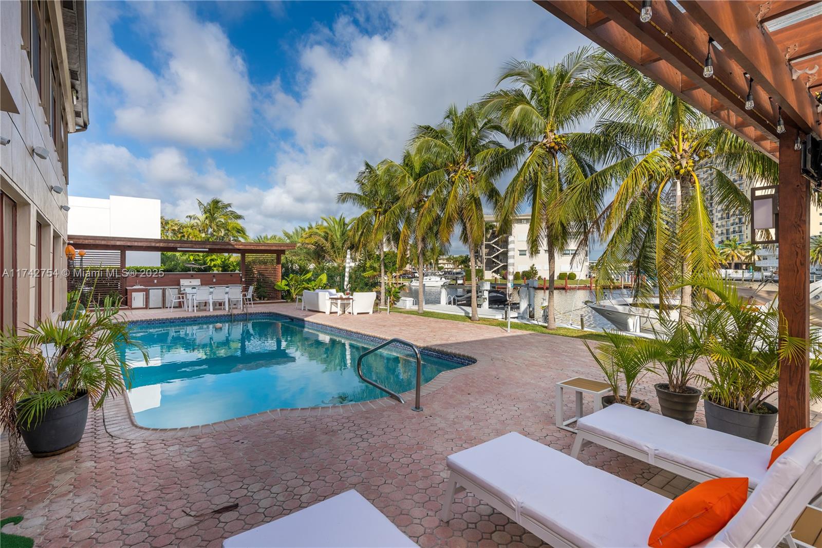 GOLDEN ISLES SEC - Residential