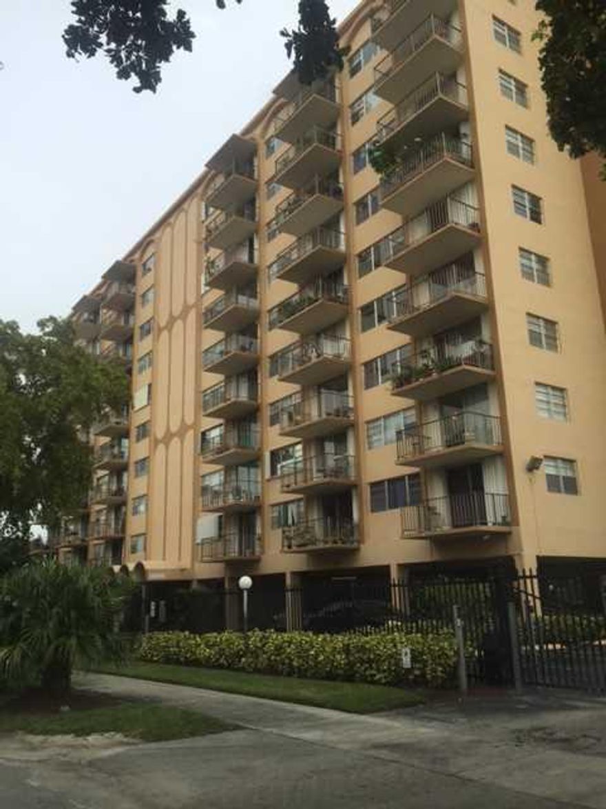 Huge studio with two extra large walk in closets, kitchen with pass thru, ceramic tile flooring, updated bathroom, Gated Building, near shopping and bus lines. Great Unit must be seen. NO RENTING IN THIS BLDG. This is Fannie Mae Homepath property. Visit H omepath website for more details.