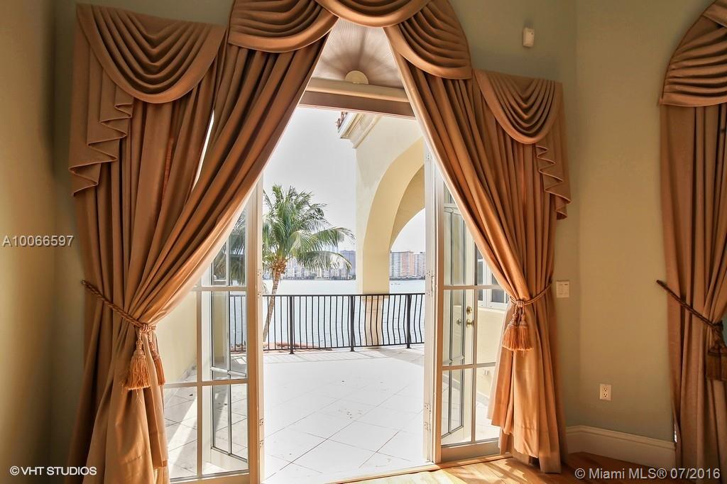 Island Estates - Residential