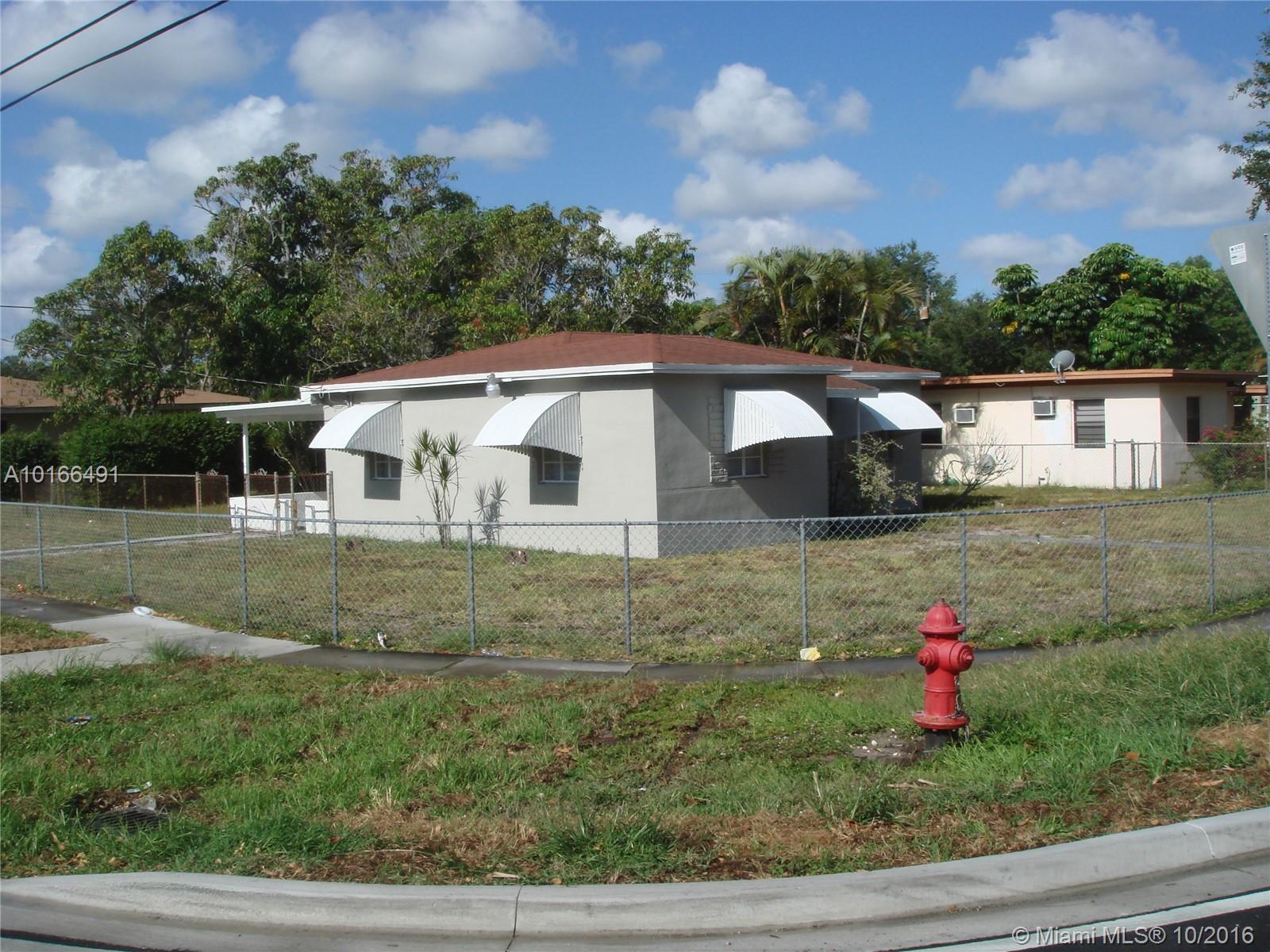 Bright and Spacious 2 Bedrooms 1 Bath, fully renovated ! Great house and perfect location.