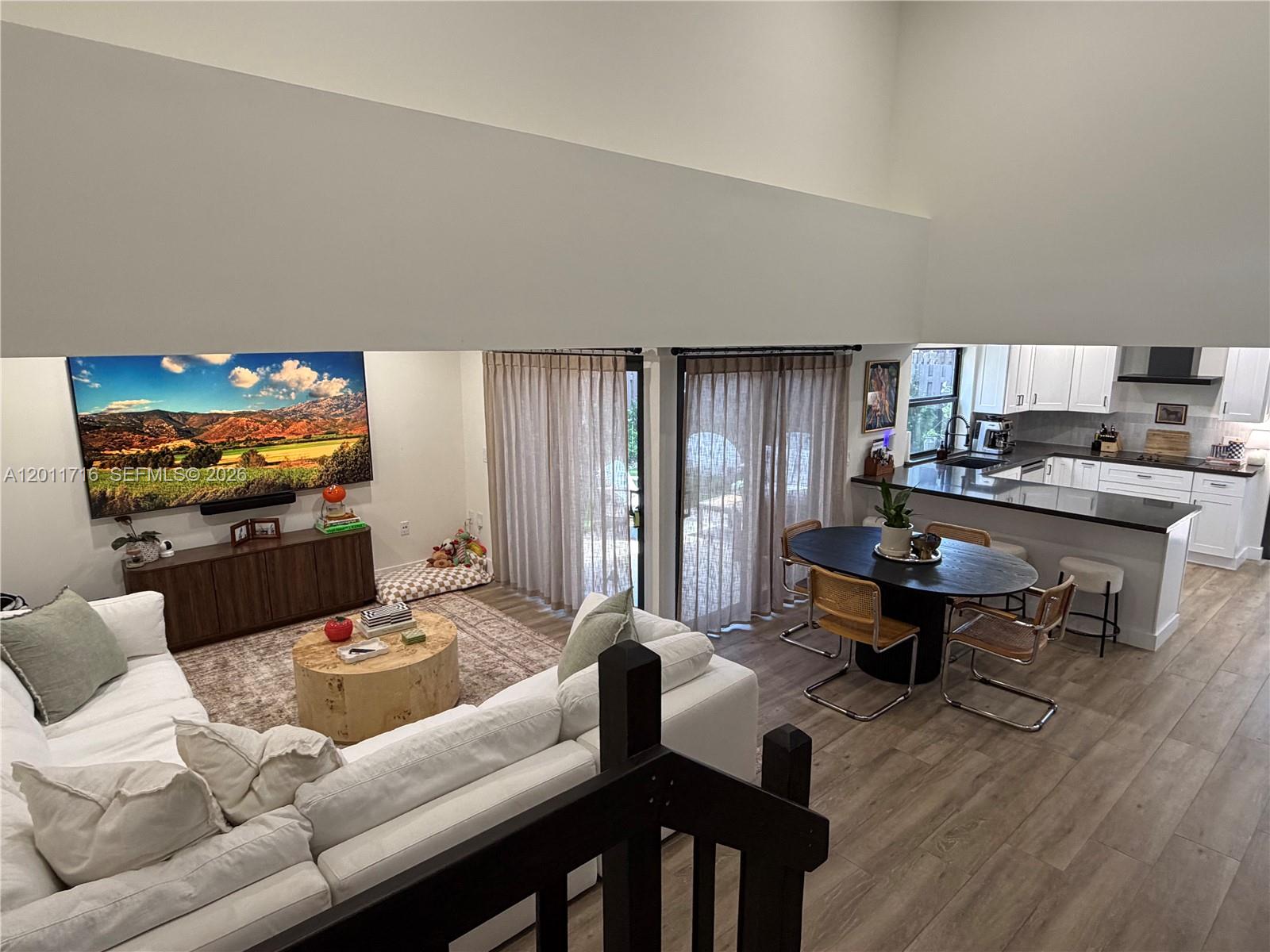 CROSSINGS VILG HOMES COND - Residential