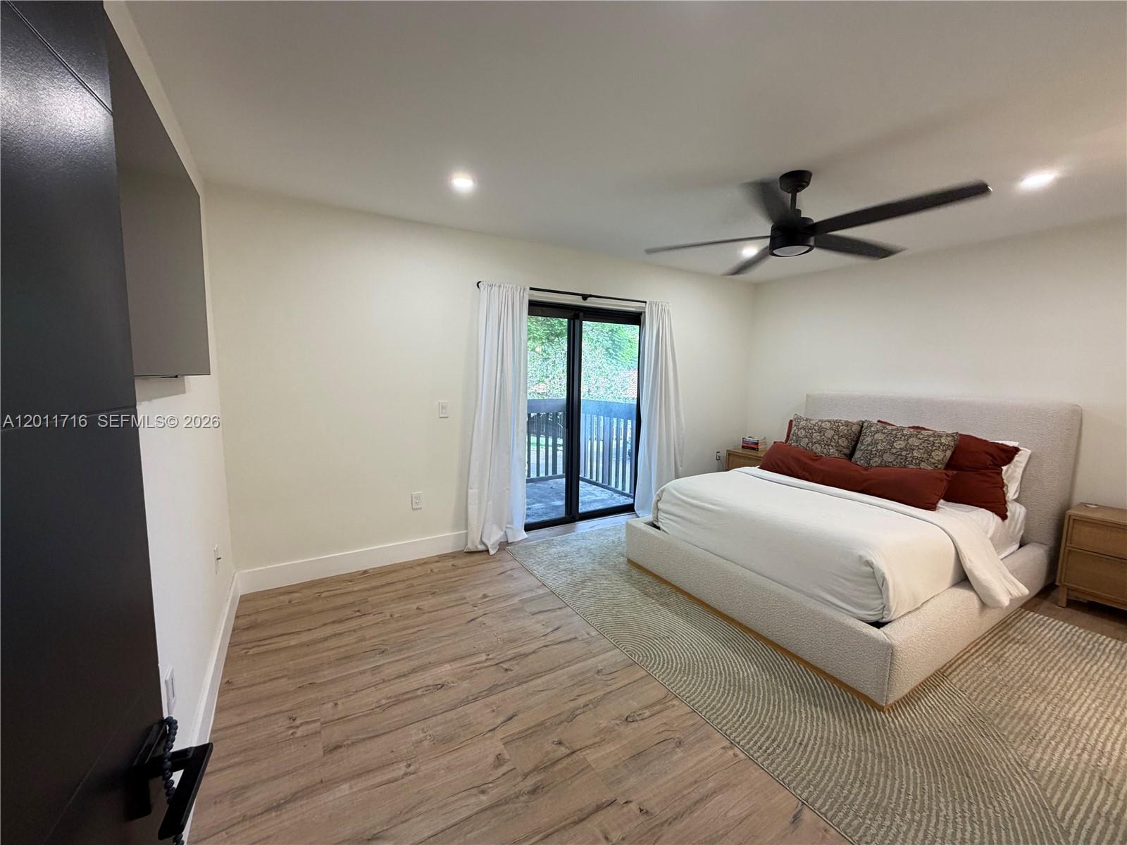 CROSSINGS VILG HOMES COND - Residential