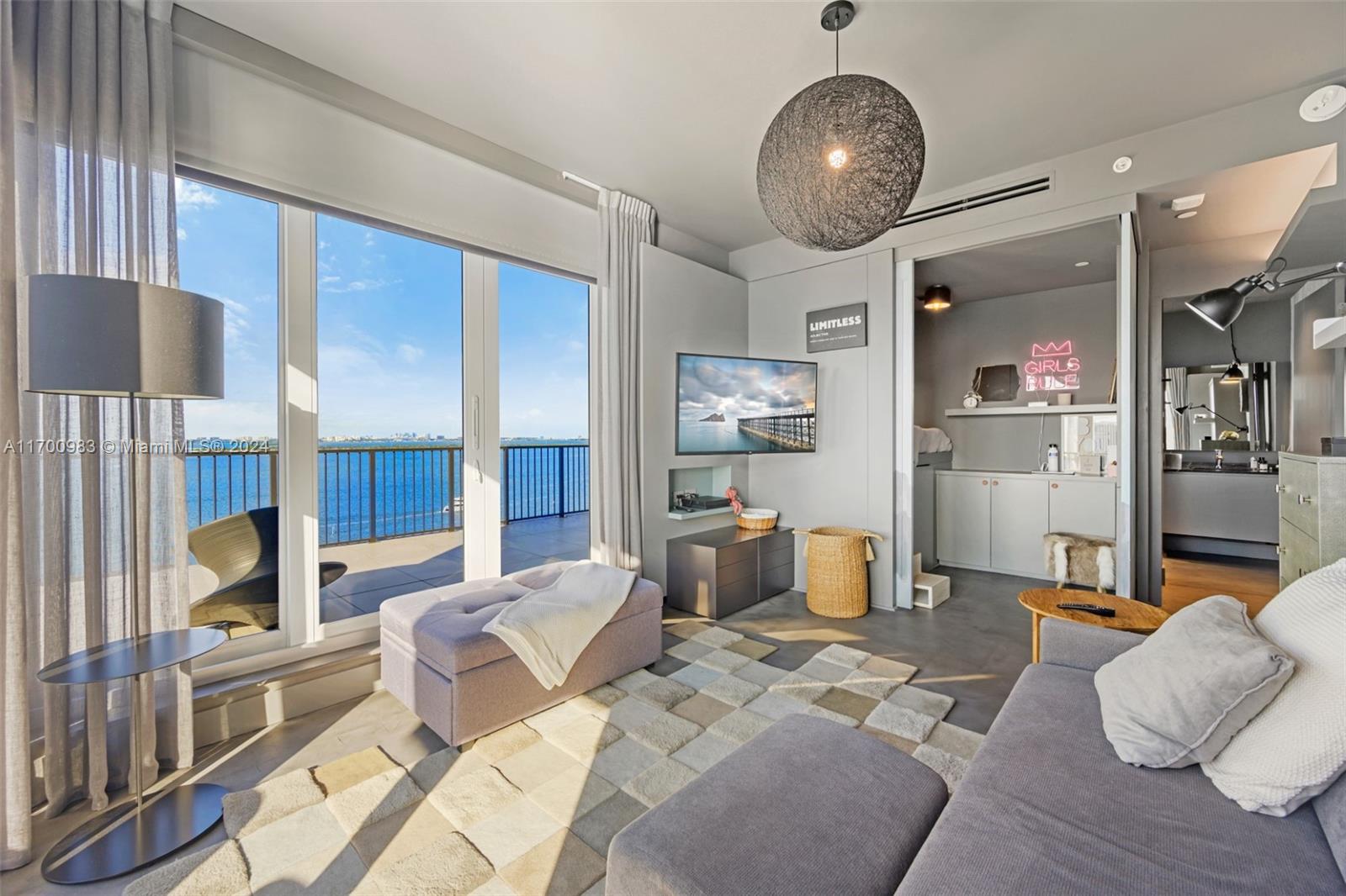 ONE THOUSAND VENETIAN WAY - Residential