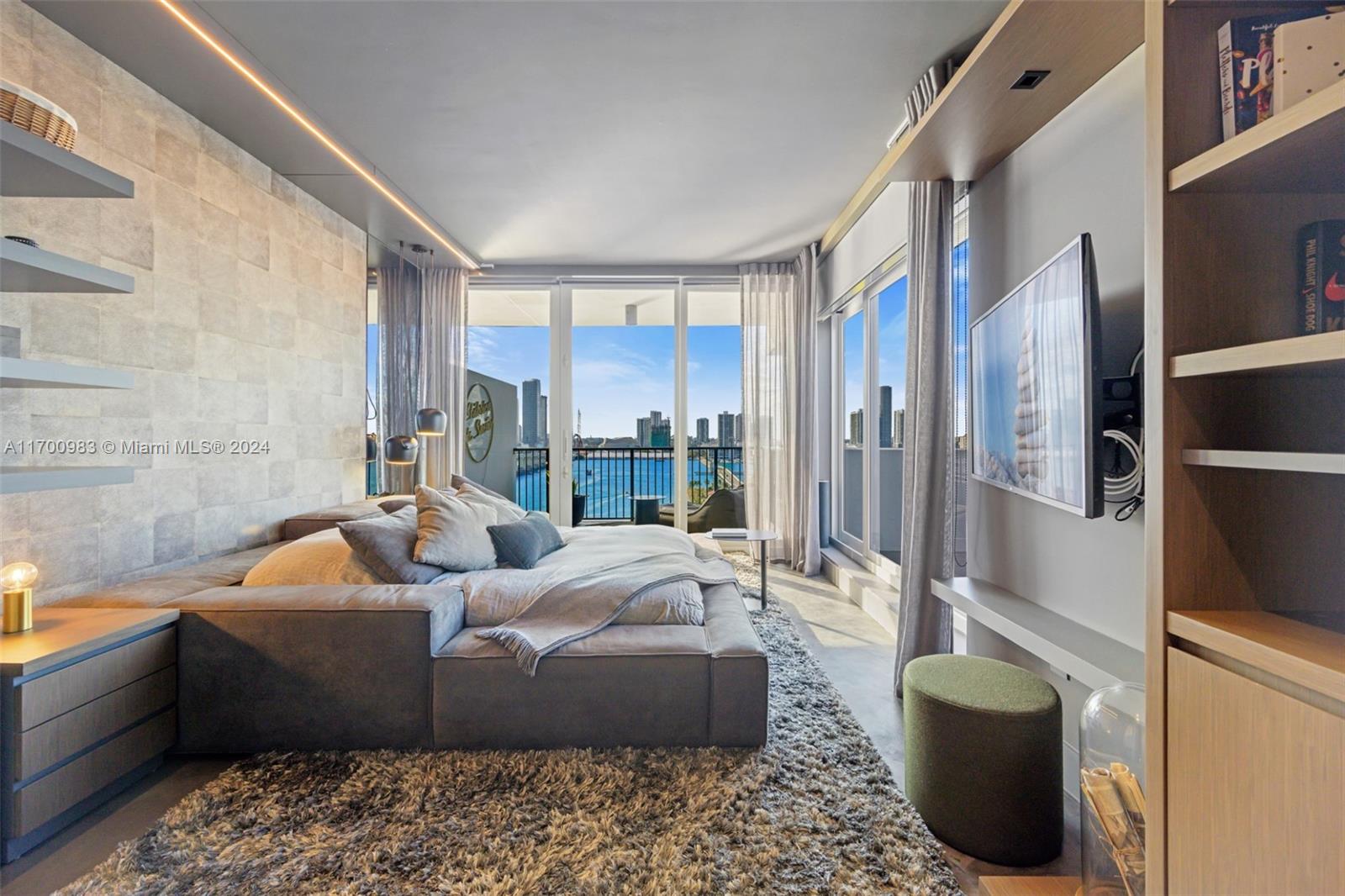 ONE THOUSAND VENETIAN WAY - Residential