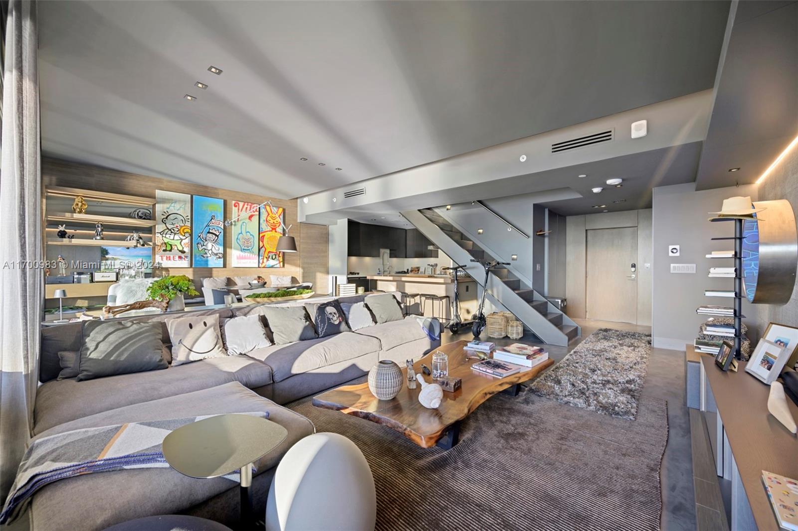 1000 Venetian Way 1408