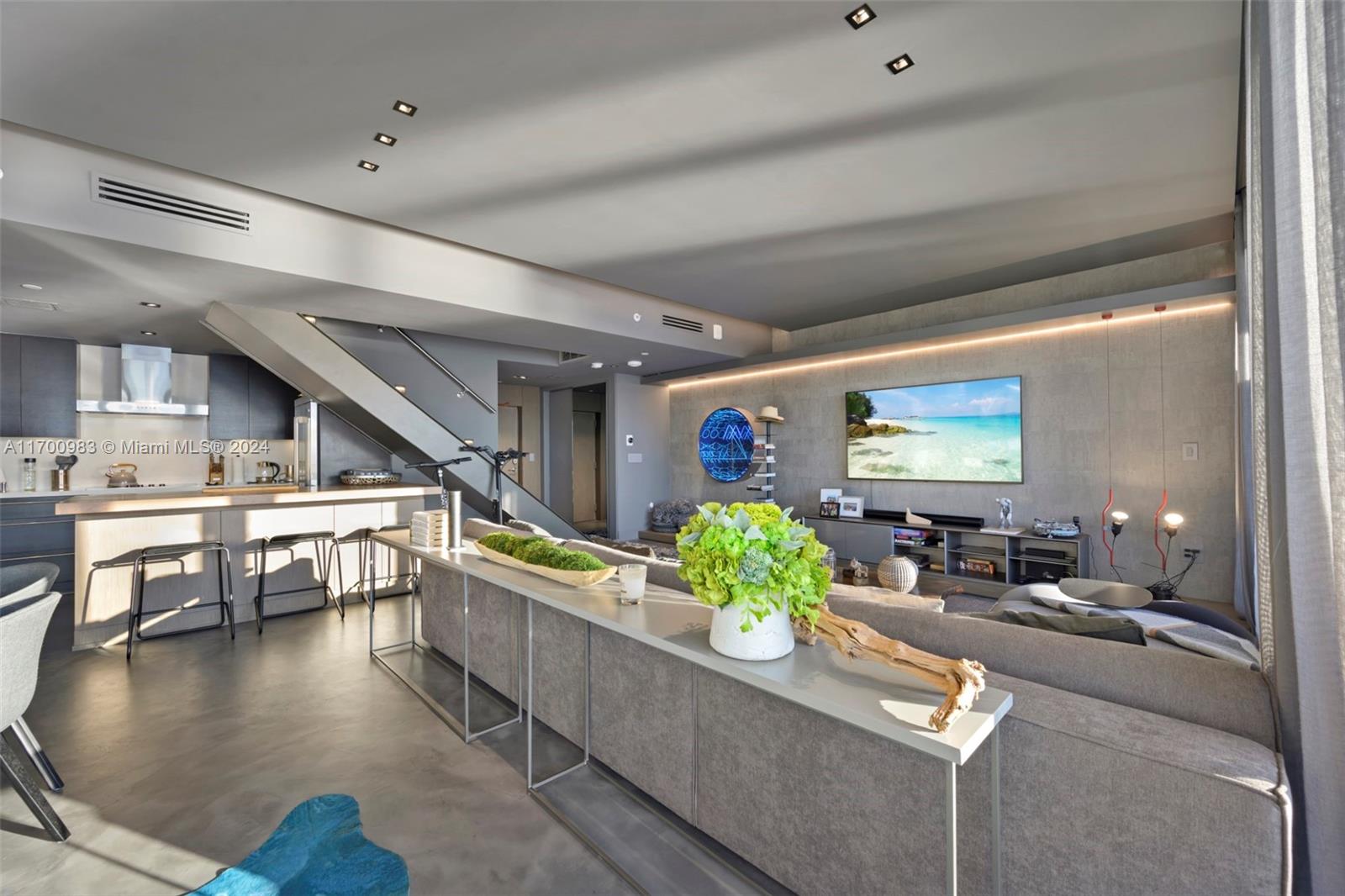 ONE THOUSAND VENETIAN WAY - Residential