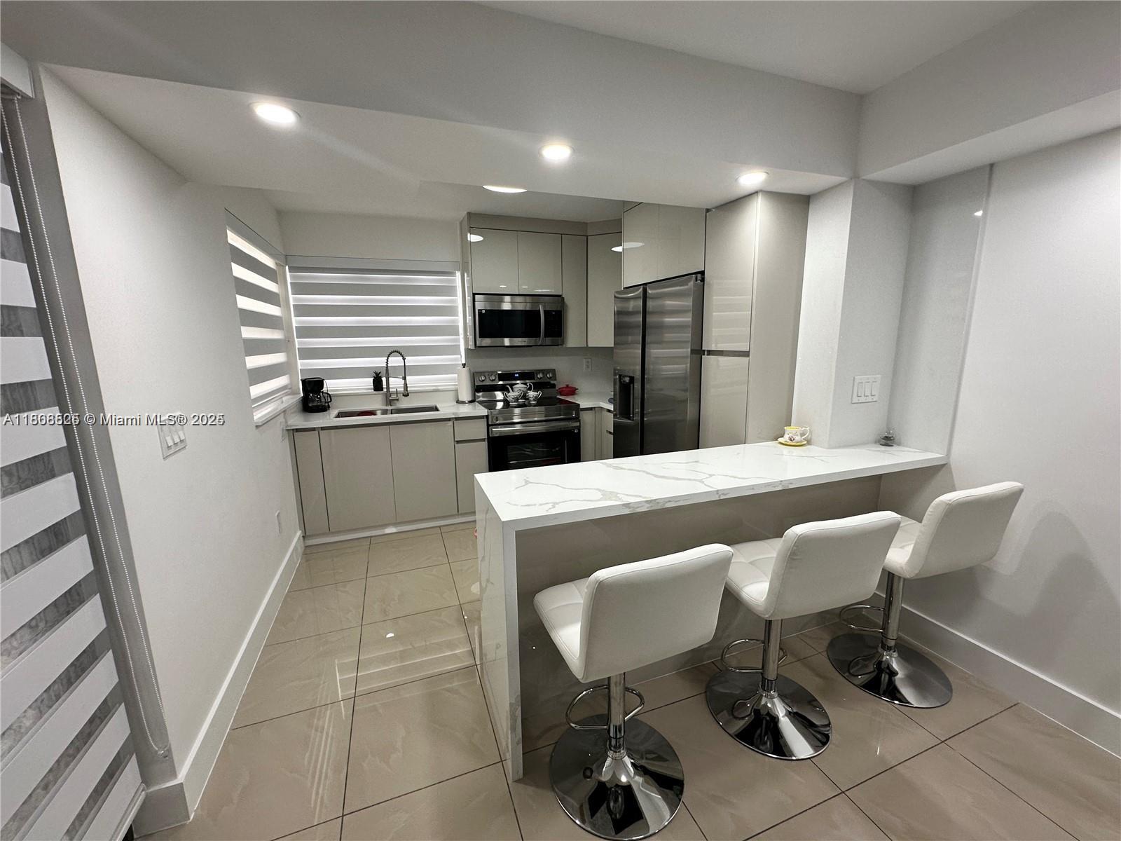 Property for Sale at 1140 Independence Trl 1140-J, Homestead, Miami-Dade County, Florida - Bedrooms: 2 
Bathrooms: 2  - $230,000