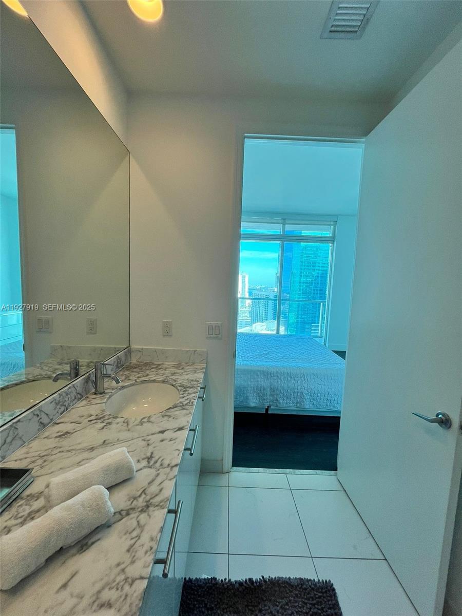 500 BRICKELL WEST CONDO - Residential Lease