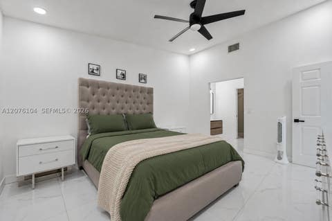 Tiny photo for 2215 SE 7th Pl, Homestead, FL 33033 (MLS # A12076104)
