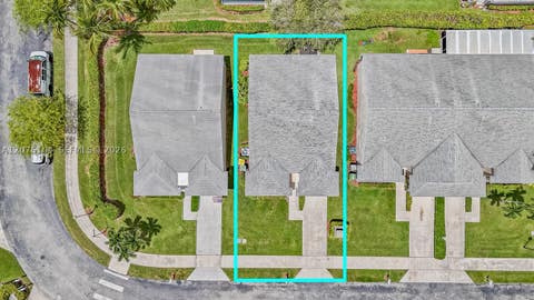 Tiny photo for 2215 SE 7th Pl, Homestead, FL 33033 (MLS # A12076104)