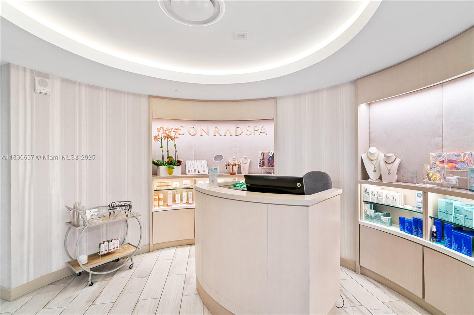 551 FLB CONDOMINIUM RESID - Residential