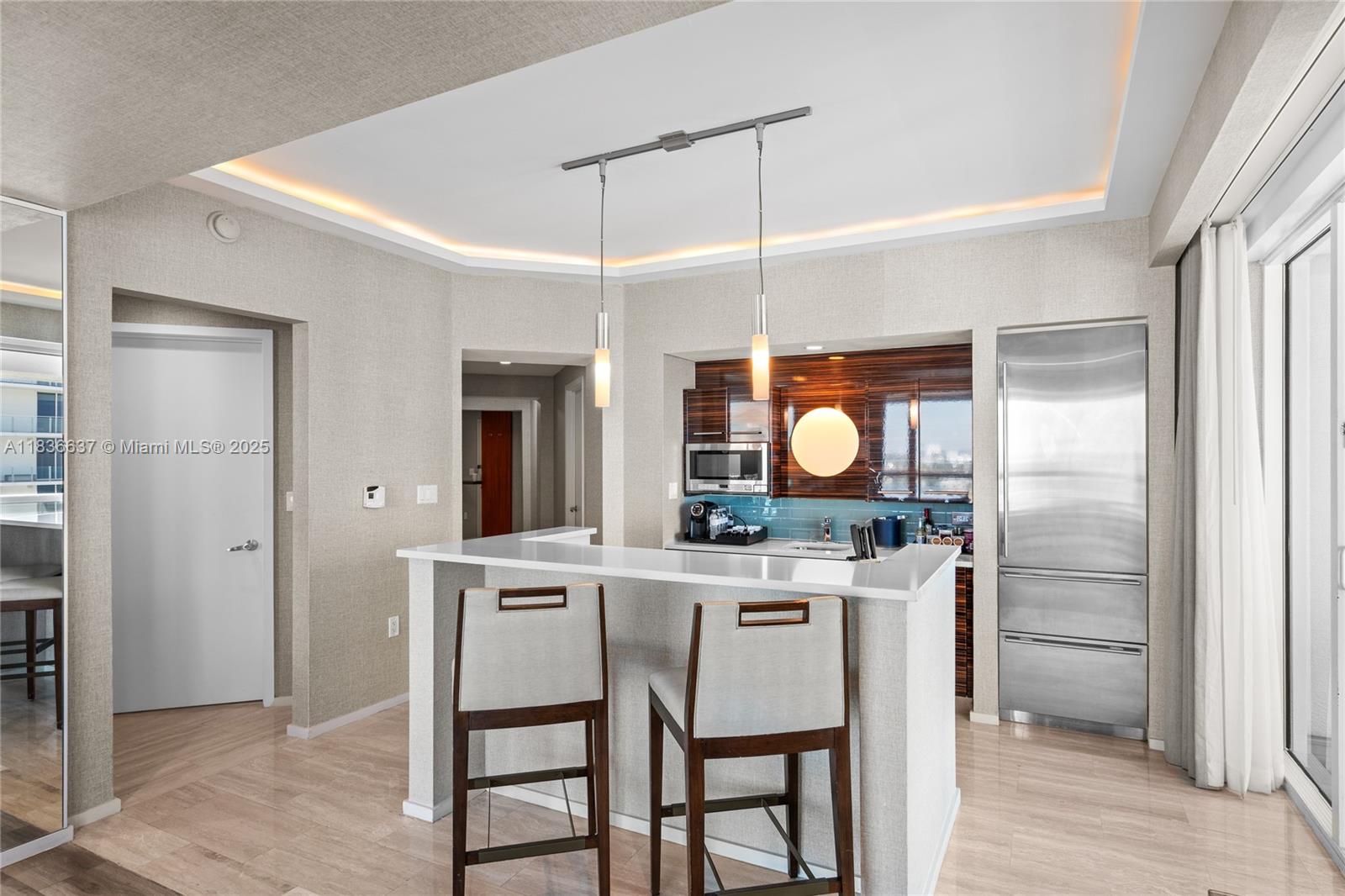 551 FLB CONDOMINIUM RESID - Residential