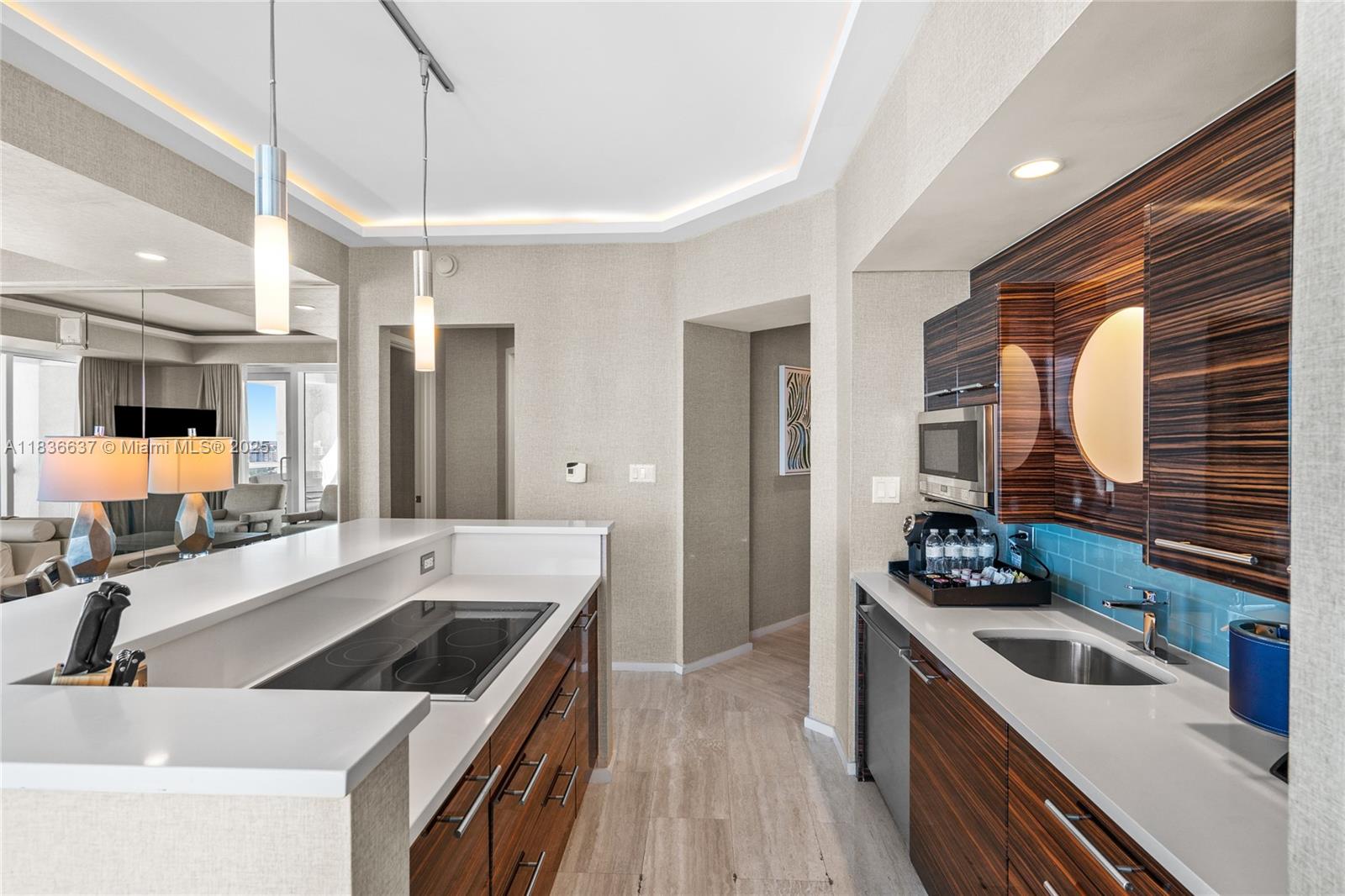 551 FLB CONDOMINIUM RESID - Residential