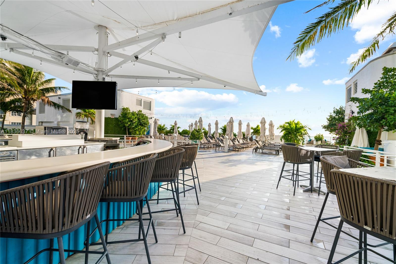 551 FLB CONDOMINIUM RESID - Residential