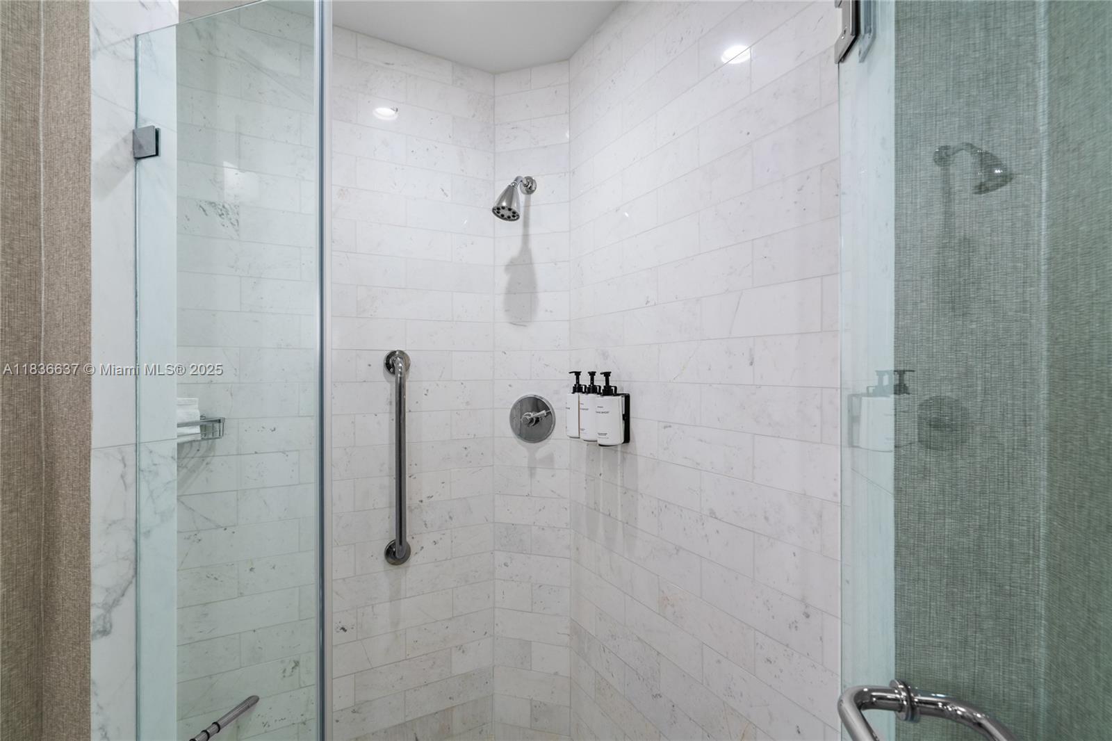 551 FLB CONDOMINIUM RESID - Residential