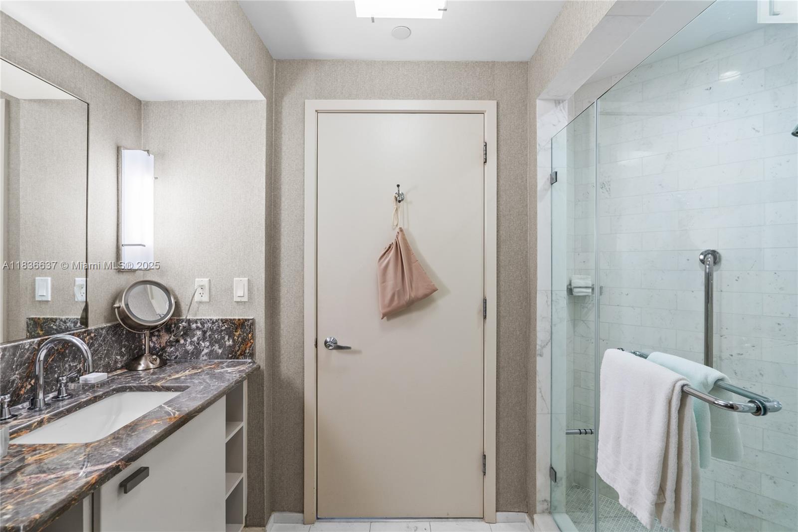 551 FLB CONDOMINIUM RESID - Residential