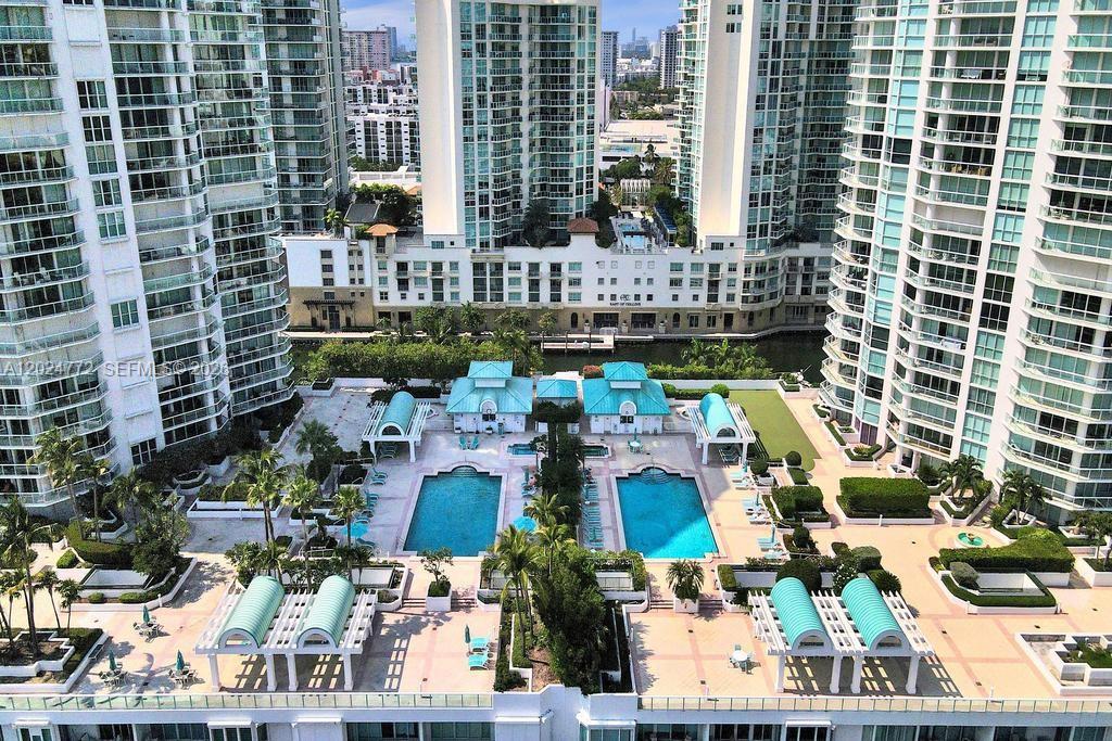 OCEANIA V CONDO - Residential