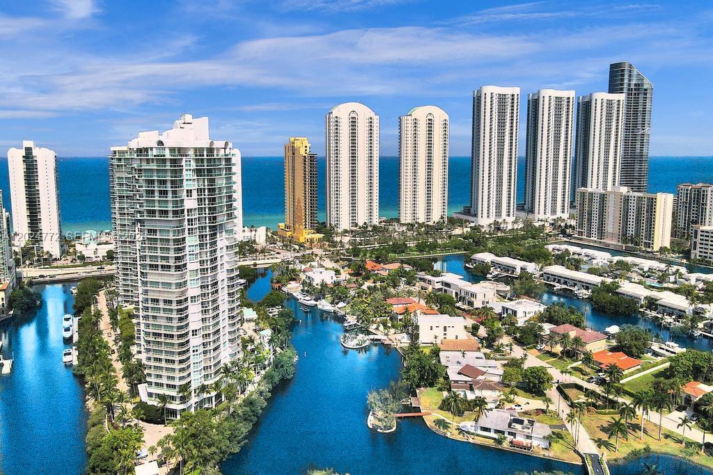 OCEANIA V CONDO - Residential